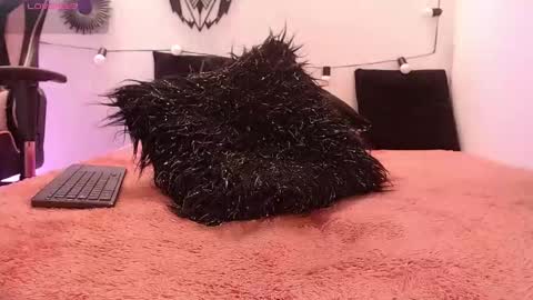 Snapshot of katy_van chatting on 02-02-25, 07:30 Katy Van online show from 02-02-25, 07:30