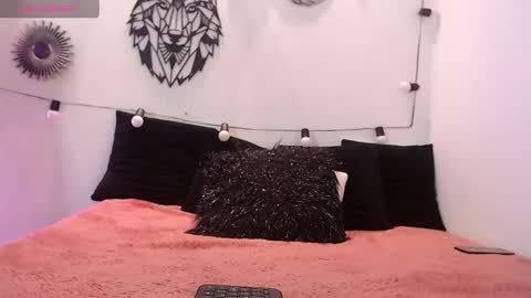 Snapshot of katy_van chatting on 02-03-25, 09:30 Katy Van online show from 02-03-25, 09:30