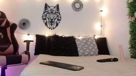 Snapshot of katy_van chatting on 02-07-25, 08:44 Katy Van online show from 02-07-25, 08:44