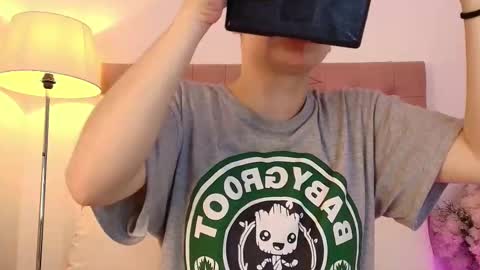 Snapshot of katy_van chatting on 02-21-25, 05:24 Katy Van online show from 02-21-25, 05:24