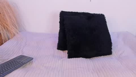 Snapshot of katy_van chatting on 02-23-25, 05:01 Katy Van online show from 02-23-25, 05:01