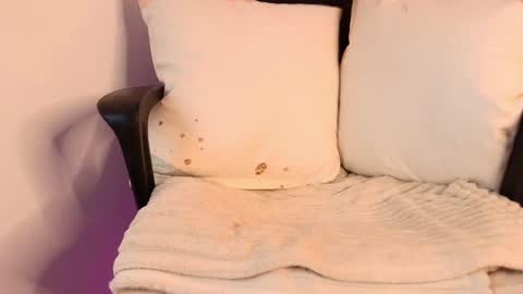 Snapshot of katy_van chatting on 03-11-25, 05:05 Katy Van online show from 03-11-25, 05:05