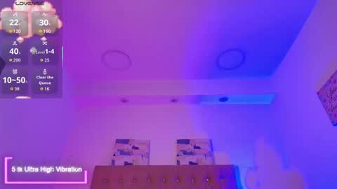 Snapshot of katy_van chatting on 09-26-25, 04:33 Katy Van online show from 09-26-25, 04:33