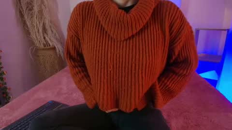 Snapshot of katy_van chatting on 10-17-25, 09:17 Katy Van online show from 10-17-25, 09:17