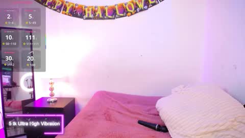 Snapshot of katy_van chatting on 10-19-25, 08:37 Katy Van online show from 10-19-25, 08:37