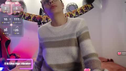 Snapshot of katy_van chatting on 10-25-25, 09:09 Katy Van online show from 10-25-25, 09:09