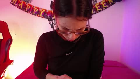 Snapshot of katy_van chatting on 11-01-25, 08:33 Katy Van online show from 11-01-25, 08:33