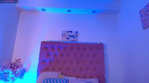 Snapshot of katy_van chatting on 11-09-25, 08:29 Katy Van online show from 11-09-25, 08:29