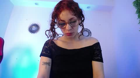 Snapshot of katy_van chatting on 11-10-25, 08:41 Katy Van online show from 11-10-25, 08:41