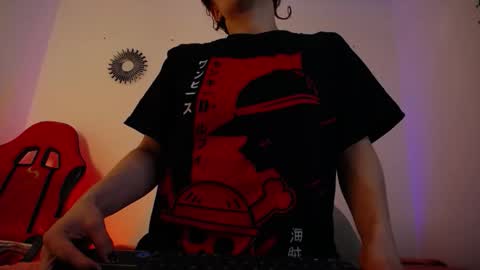 Snapshot of katy_van chatting on 11-17-25, 08:25 Katy Van online show from 11-17-25, 08:25