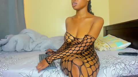 Snapshot of katy_washington chatting on 11-18-25, 08:52 Katy online show from 11-18-25, 08:52