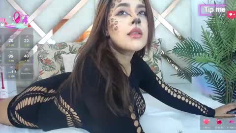 Katya Ruiz online show from 10-31-25, 06:47