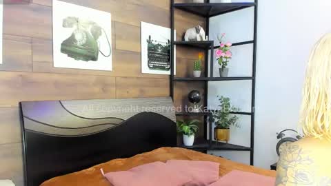 salo  online show from 10-26-25, 04:24