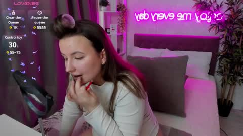 Kate online show from 02-19-25, 06:44