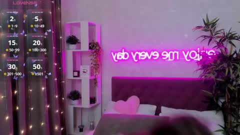 Kate online show from 04-19-26, 06:24