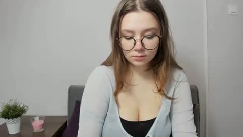 Snapshot of katygentle chatting on 11-06-25, 04:19 Katy online show from 11-06-25, 04:19