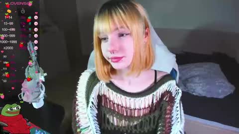 Snapshot of kawaii_power_uwu chatting on 01-25-25, 11:55 Kira-chan  online show from 01-25-25, 11:55