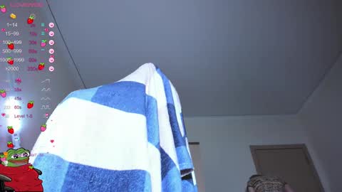 Snapshot of kawaii_power_uwu chatting on 01-29-25, 03:37 Kira-chan  online show from 01-29-25, 03:37