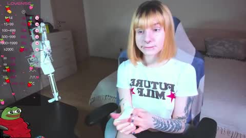 Snapshot of kawaii_power_uwu chatting on 01-31-25, 08:32 Kira-chan  online show from 01-31-25, 08:32