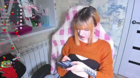 Snapshot of kawaii_power_uwu chatting on 02-21-25, 01:33 Kira-chan  online show from 02-21-25, 01:33