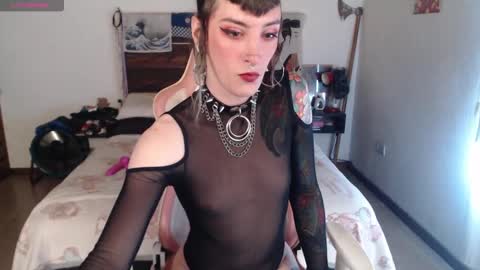 luna   online show from 10-13-25, 07:58