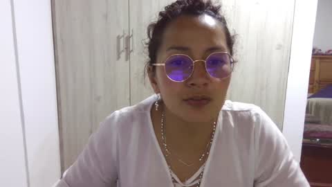 Snapshot of kawit1 chatting on 01-21-25, 10:30 Khawit online show from 01-21-25, 10:30