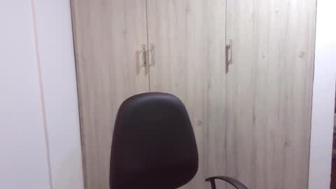 Snapshot of kawit1 chatting on 02-09-25, 08:33 Khawit online show from 02-09-25, 08:33