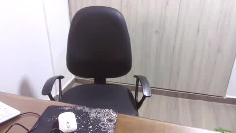 Snapshot of kawit1 chatting on 02-11-25, 08:05 Khawit online show from 02-11-25, 08:05