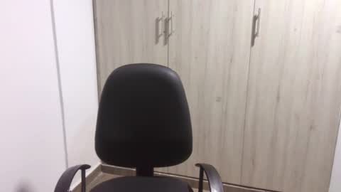 Snapshot of kawit1 chatting on 02-17-25, 06:31 Khawit online show from 02-17-25, 06:31