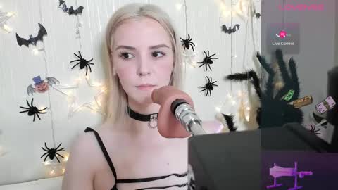 Snapshot of kaya_devis chatting on 10-30-25, 04:47 KAYA online show from 10-30-25, 04:47