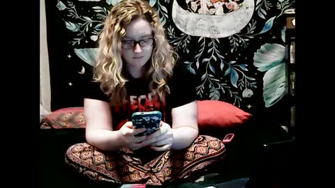 Snapshot of kaybug98 chatting on 02-27-25, 01:16 kaybug98 online show from 02-27-25, 01:16