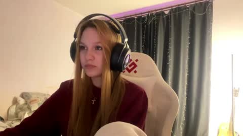 Amia online show from 04-22-26, 05:25