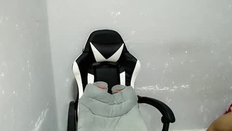 Snapshot of kayegorgeous18 chatting on 11-12-25, 04:13 Kaye online show from 11-12-25, 04:13