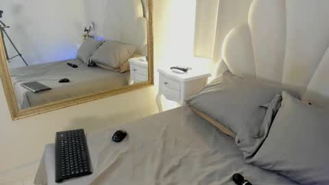 Snapshot of kaylachannell chatting on 10-15-25, 04:23 kaylachannell online show from 10-15-25, 04:23