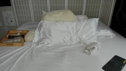 Kayla Cruise online show from 12-27-24, 02:54