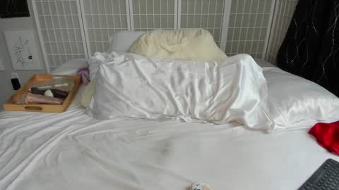 Kayla Cruise online show from 12-30-24, 05:55