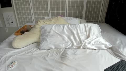 Kayla Cruise online show from 01-22-25, 05:28