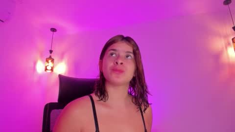 Snapshot of kaylajhonnes6 chatting on 09-18-25, 02:08      K A Y L A      online show from 09-18-25, 02:08