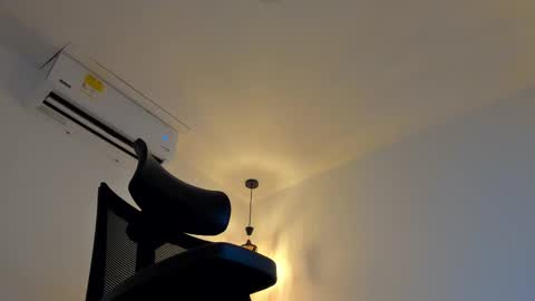 Snapshot of kaylajhonnes6 chatting on 09-19-25, 01:45      K A Y L A      online show from 09-19-25, 01:45