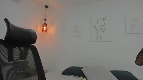 Snapshot of kaylajhonnes6 chatting on 10-16-25, 03:57      K A Y L A      online show from 10-16-25, 03:57