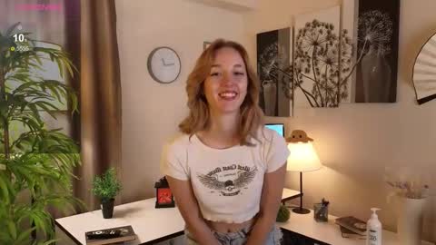 Mia online show from 12-03-25, 06:06