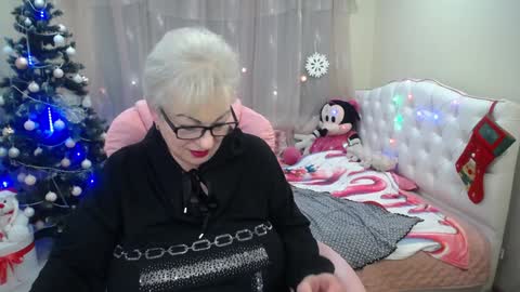 kaylesmoll online show from 12-24-24, 02:32