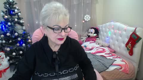 kaylesmoll online show from 12-24-24, 05:49