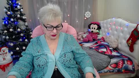 kaylesmoll online show from 12-24-24, 10:28