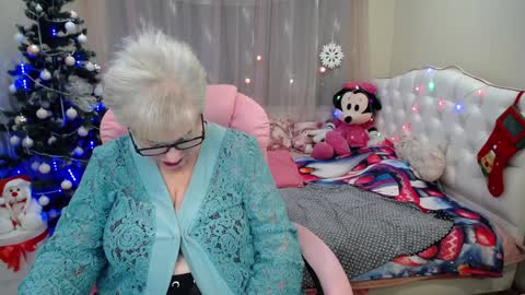 kaylesmoll online show from 12-25-24, 04:33