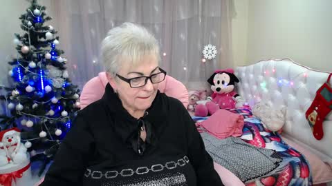 kaylesmoll online show from 12-26-24, 02:44