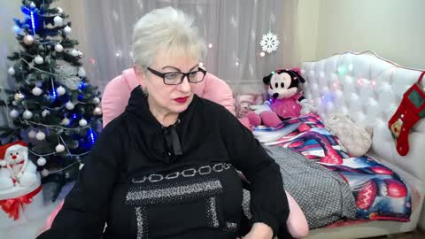 kaylesmoll online show from 12-28-24, 04:30