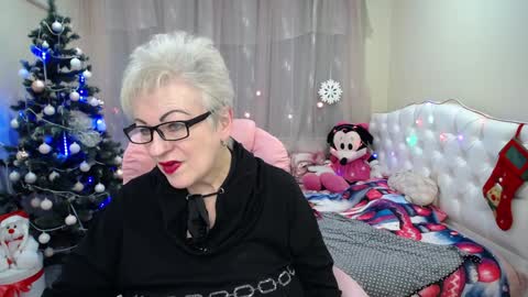 kaylesmoll online show from 12-28-24, 10:44