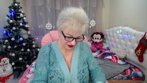 kaylesmoll online show from 12-30-24, 10:34