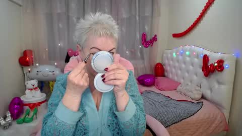 kaylesmoll online show from 02-15-25, 06:02